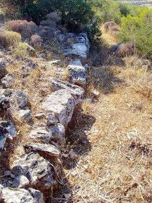 Το αρχαιότερο σωσμένο μονοπάτι της Ελλάδας, βρίσκεται στο Ποικίλο