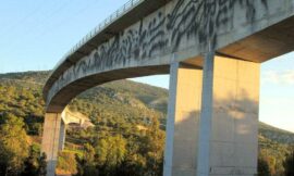 Σκέψεις και προβληματισμός για την πεζογέφυρα στο Παλατάκι