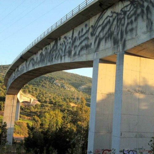 Σκέψεις και προβληματισμός για την πεζογέφυρα στο Παλατάκι